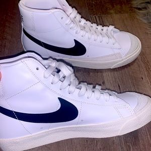 Nike Blazers Mid 77 Vintage “White Black”